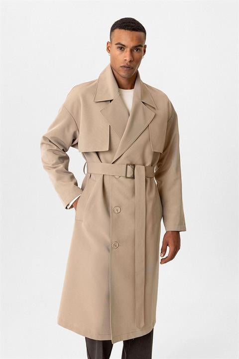 Trenchcoat met dubbele rij knopen en riem